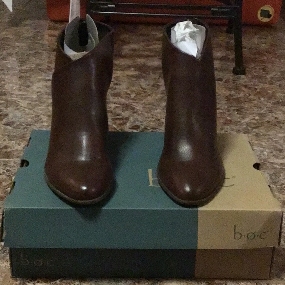 Leather bootie